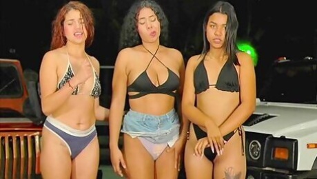 Latina Twerking Ends In Blowjob Between Them
