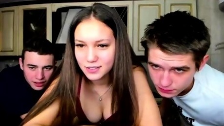 Bad Girl Webcam Teen Threesome
